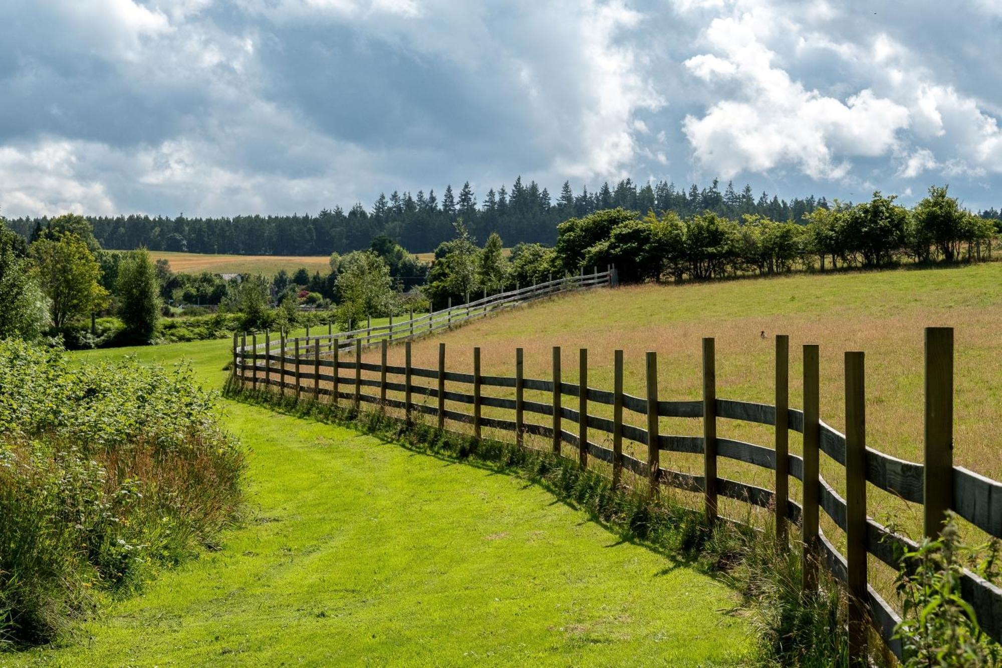 Marcassie Farm Lodges - Blackthorn Studio Форрес Экстерьер фото